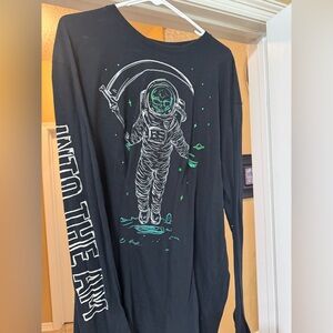 Into The AM alien long sleeve